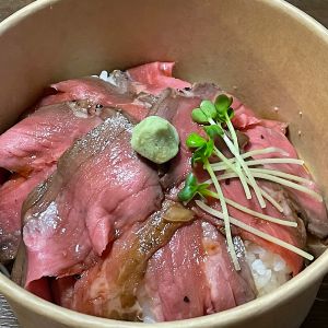 ローストビーフ丼 